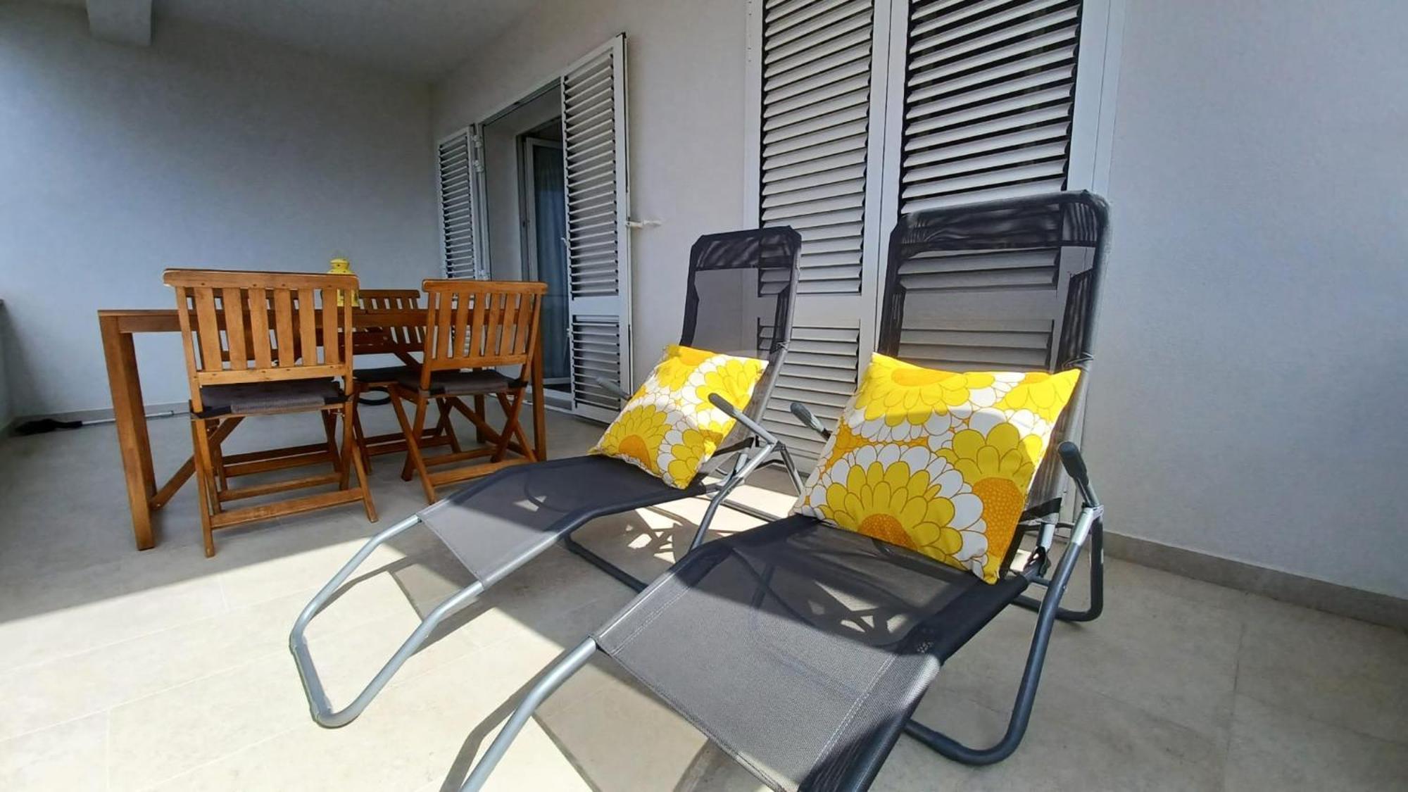 Apartments Daria Krk Town Exterior foto